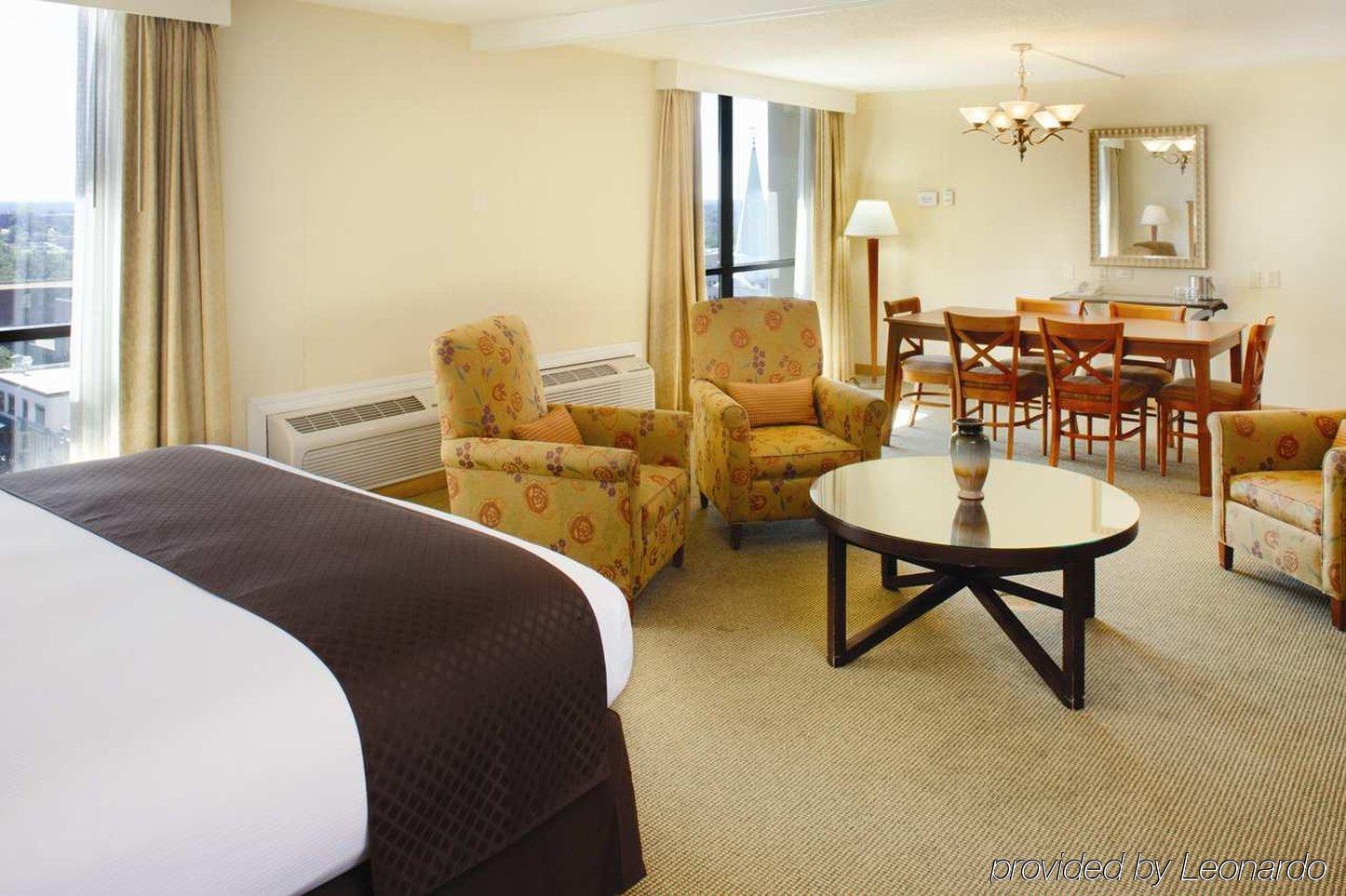 Doubletree By Hilton Hotel Tallahassee Bilik gambar